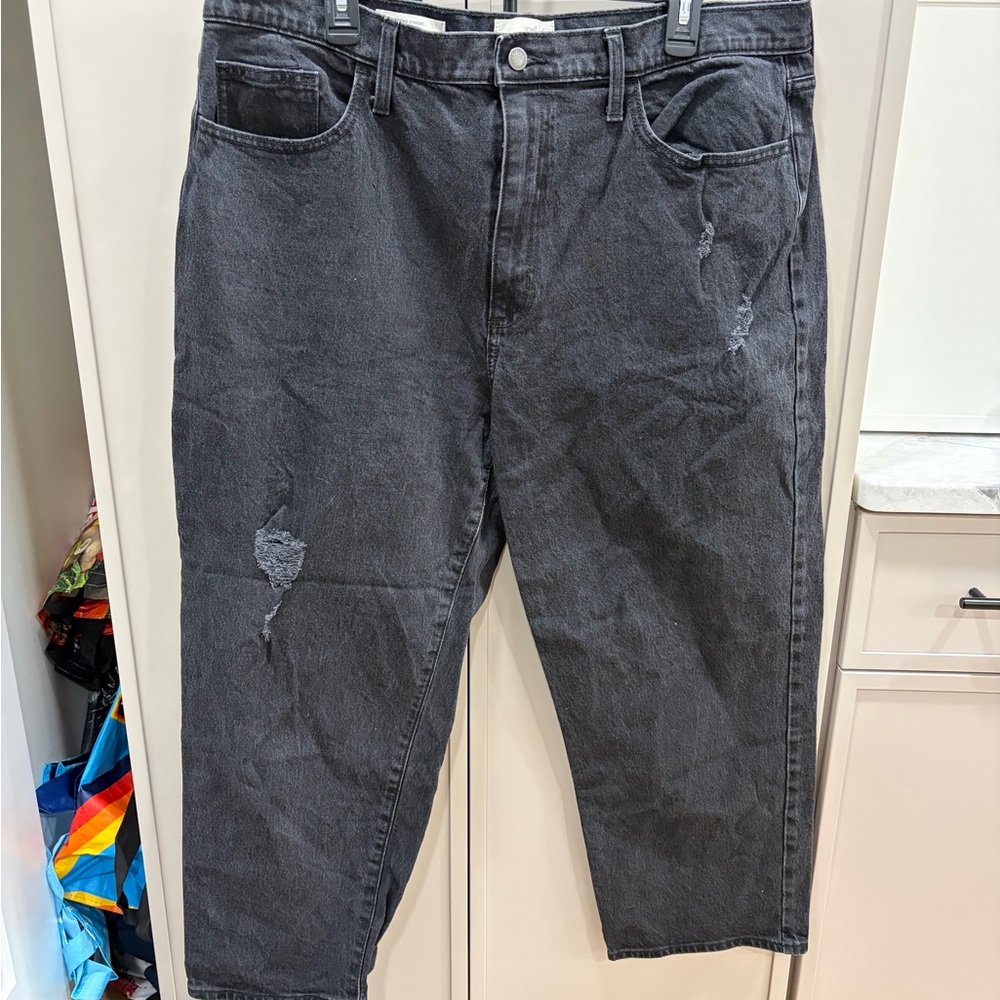 Universal Thread Women’s Relaxed Black/Gray Wash Jeans
